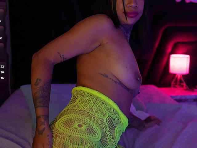 hollyvega webcam