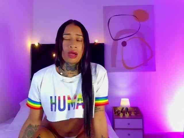 hollyvega