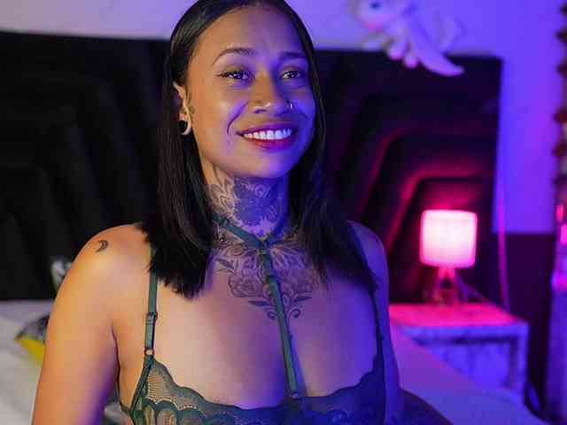 hollyvega webcam
