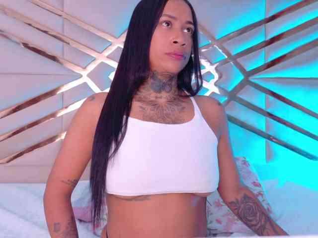 hollyvega