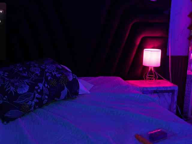 hollyvega webcam