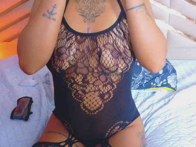 hollyvega webcam