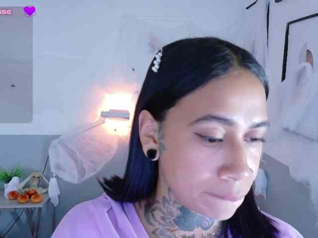 hollyvega