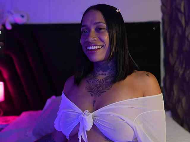 hollyvega