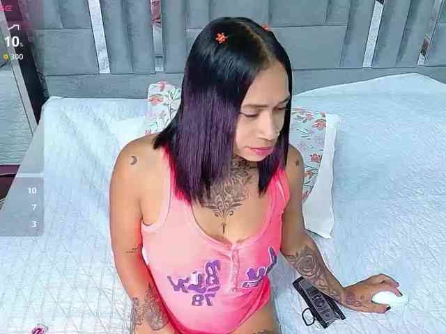 hollyvega