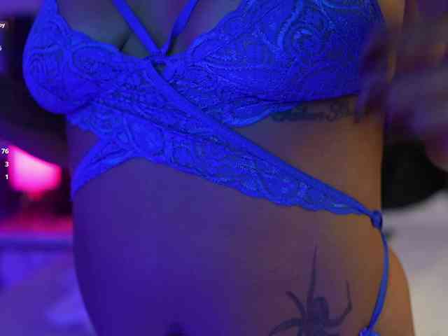 hollyvega webcam