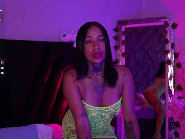 hollyvega webcam