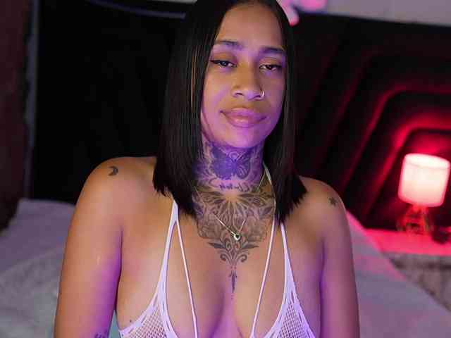 hollyvega