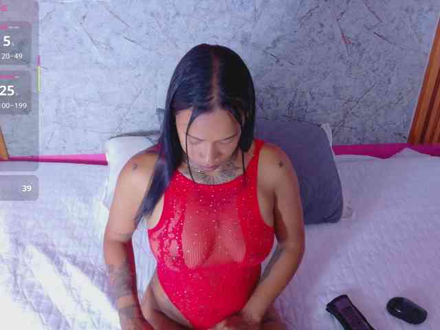 hollyvega
