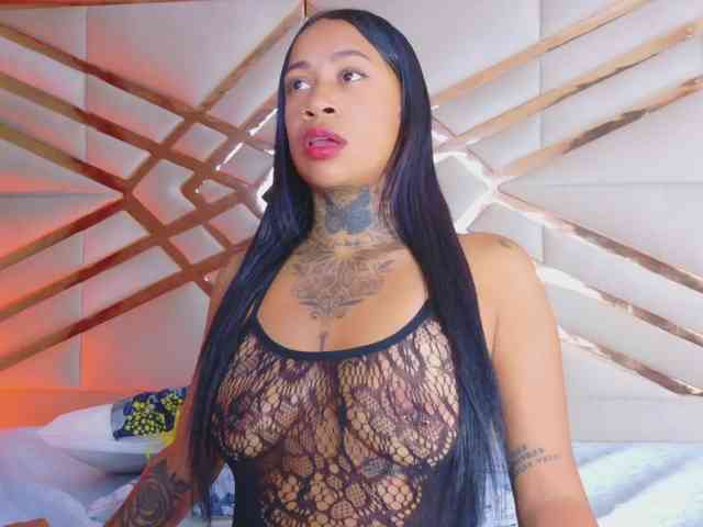 hollyvega