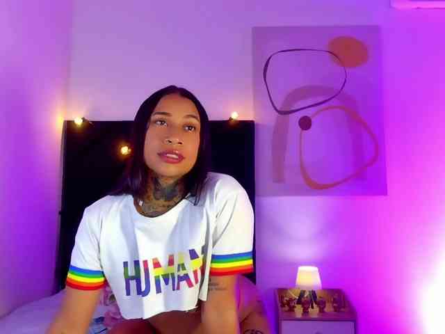 hollyvega