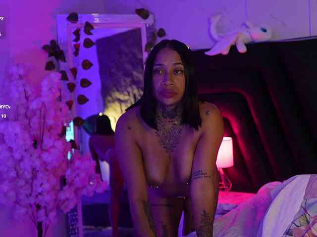 hollyvega webcam