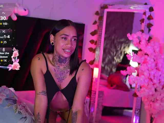 hollyvega