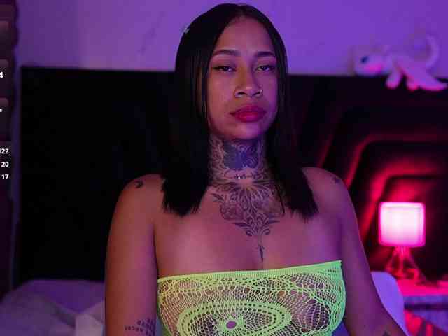 hollyvega webcam