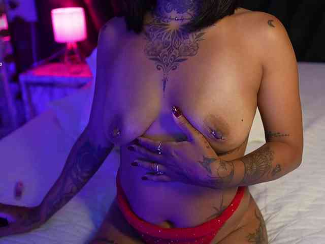 hollyvega webcam