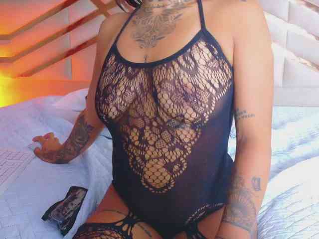 hollyvega