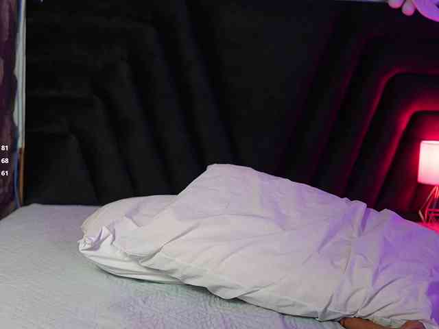hollyvega webcam