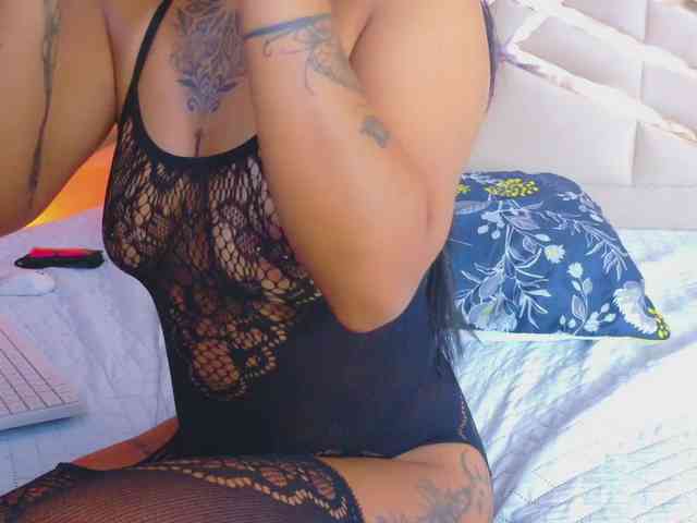 hollyvega