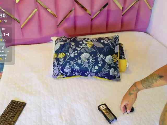 hollyvega webcam
