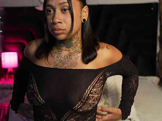 hollyvega