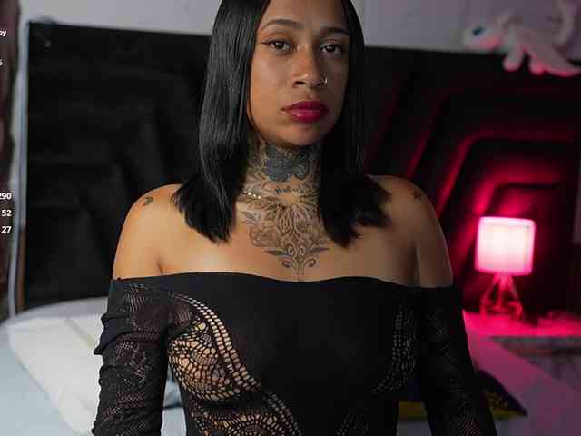 hollyvega Live Webcam on BongaCams
