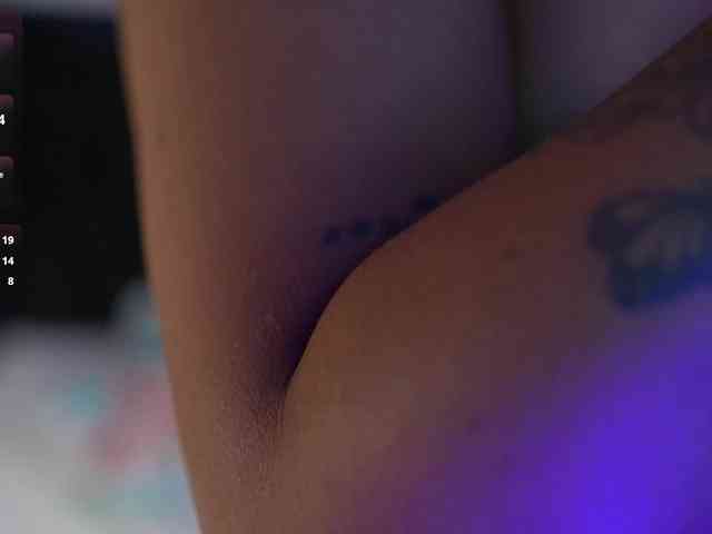 hollyvega webcam