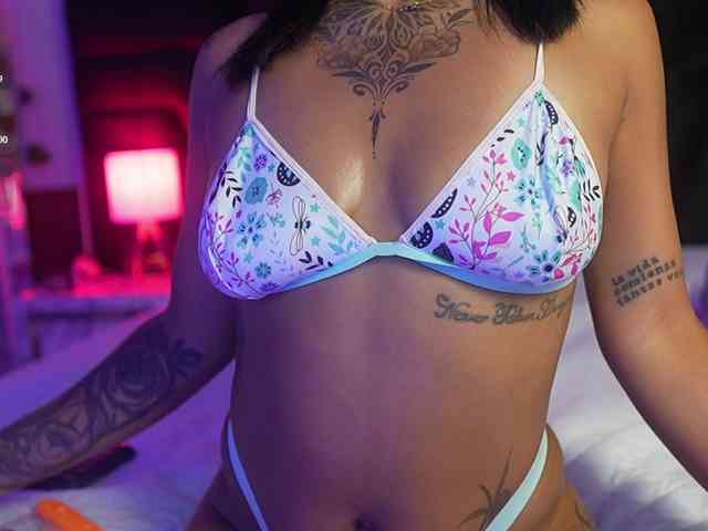 hollyvega webcam