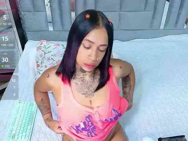 hollyvega