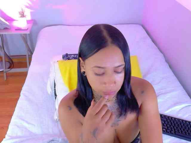 hollyvega webcam