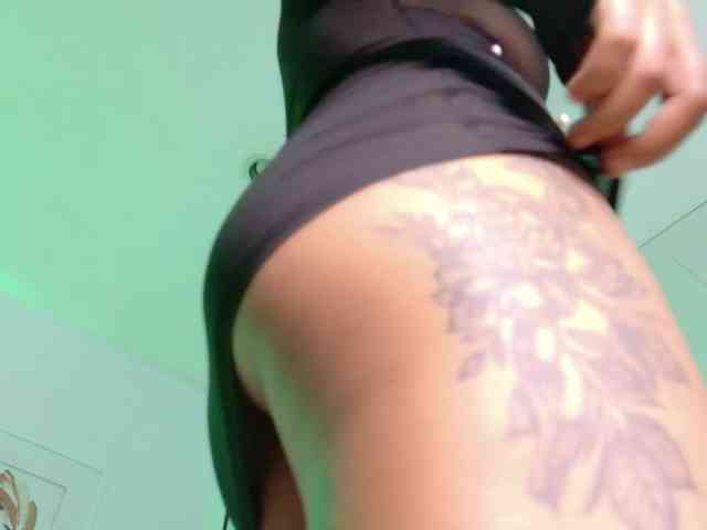 hollyvega