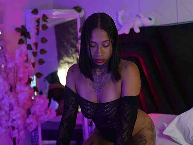 hollyvega webcam