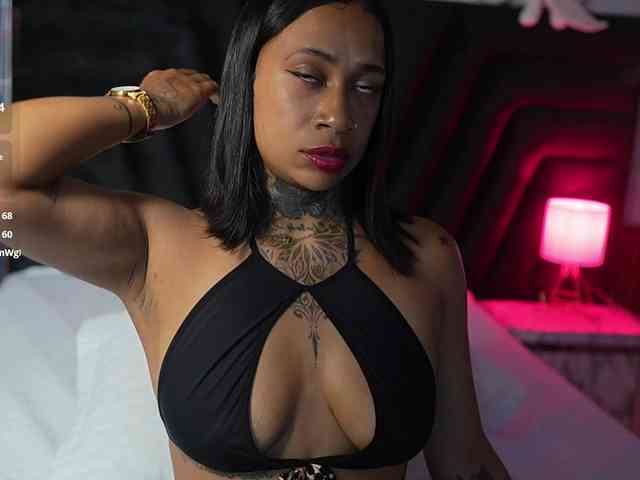 hollyvega