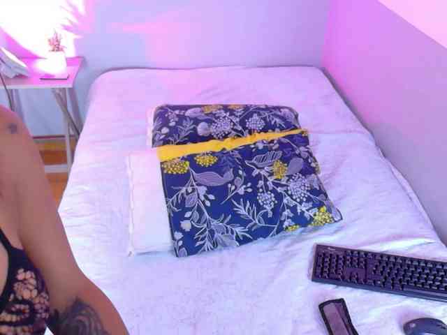 hollyvega webcam