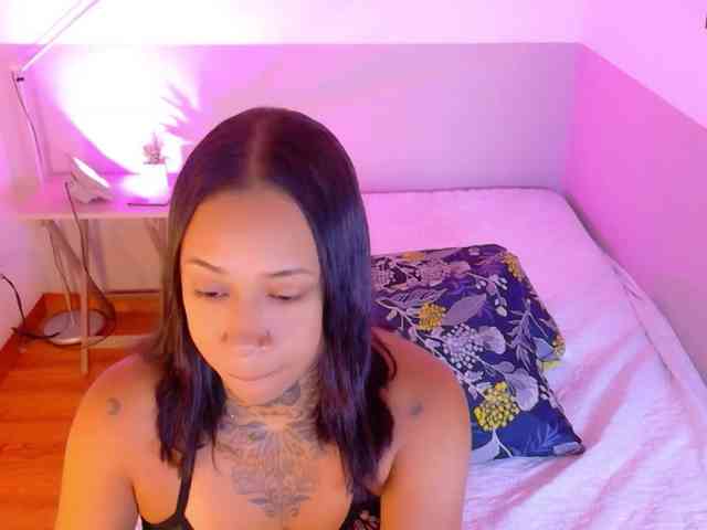 hollyvega