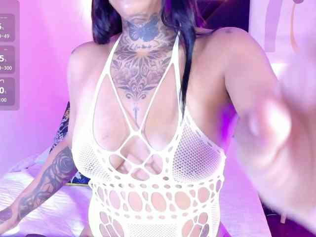 hollyvega