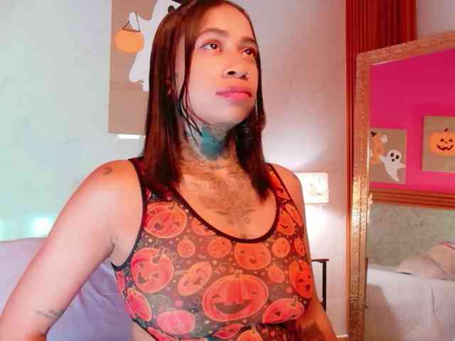 hollyvega
