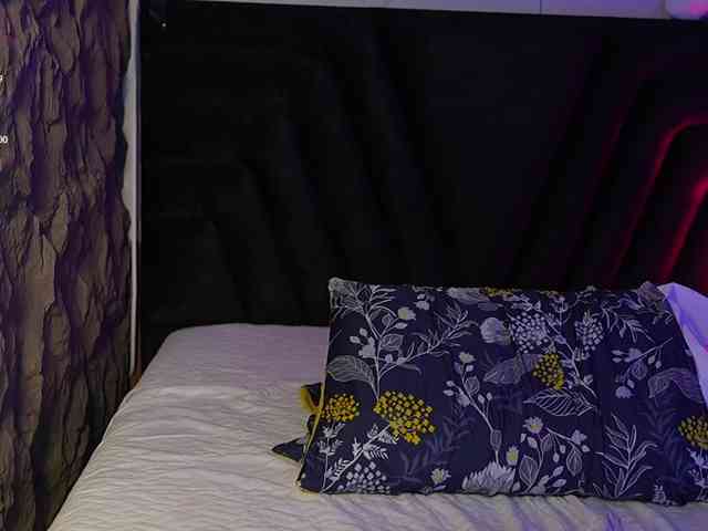 hollyvega webcam