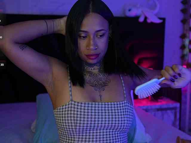 hollyvega webcam