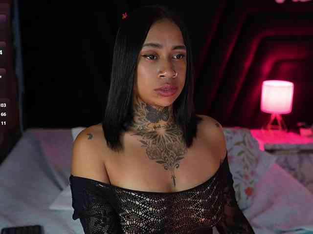 hollyvega webcam