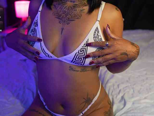 hollyvega