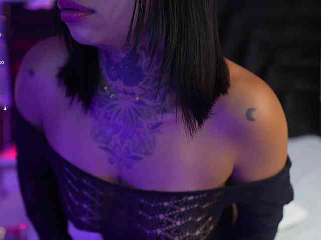 hollyvega webcam