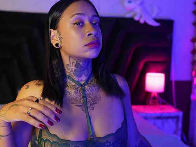 hollyvega webcam