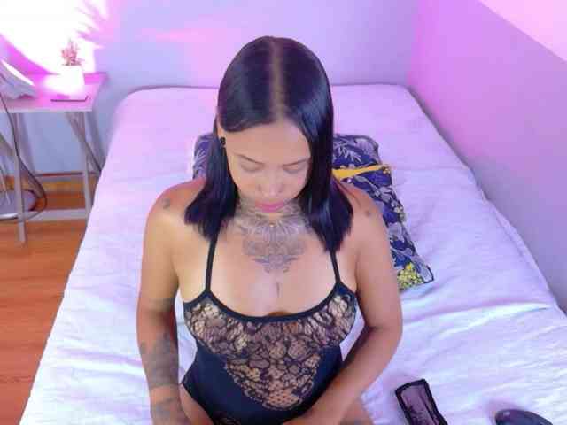hollyvega webcam