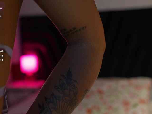 hollyvega webcam