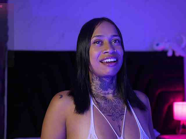 hollyvega