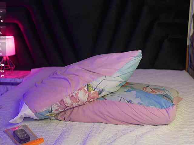 hollyvega webcam