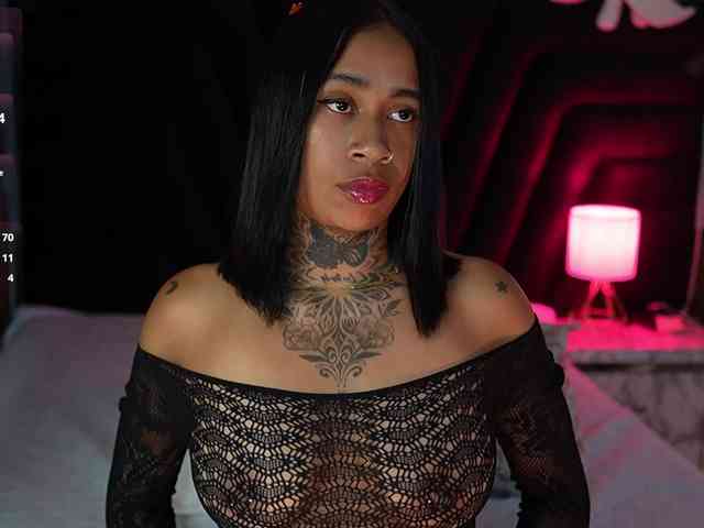 hollyvega