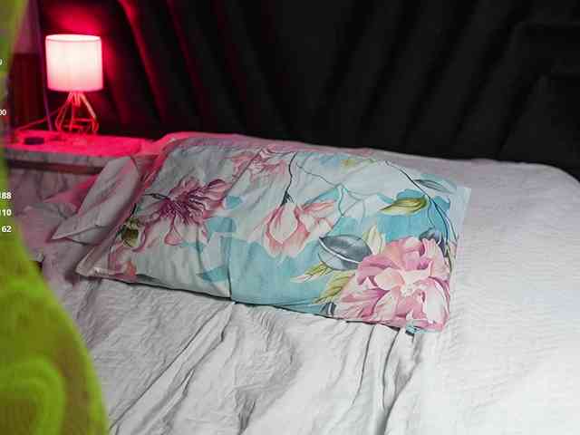 hollyvega webcam