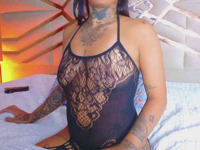 hollyvega