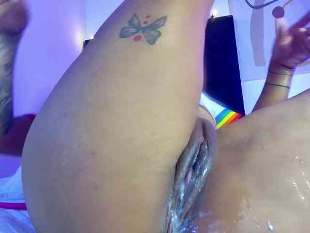 hollyvega